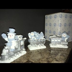 Snow Buddies Train Set Holiday Decor